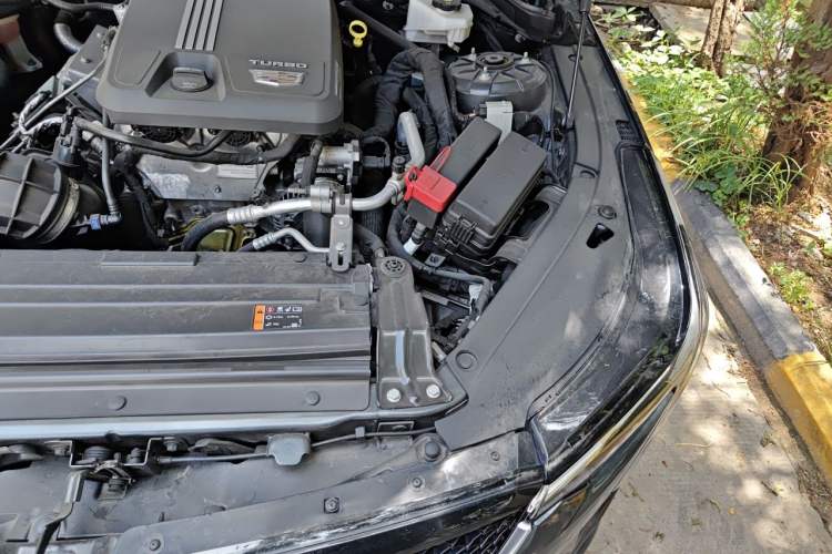 Used Cadillac CT4 2022 28T Fashion Edition Engine Bay Left