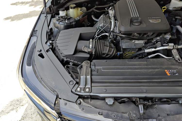 Used Cadillac CT4 2022 28T Fashion Edition Engine Bay Right
