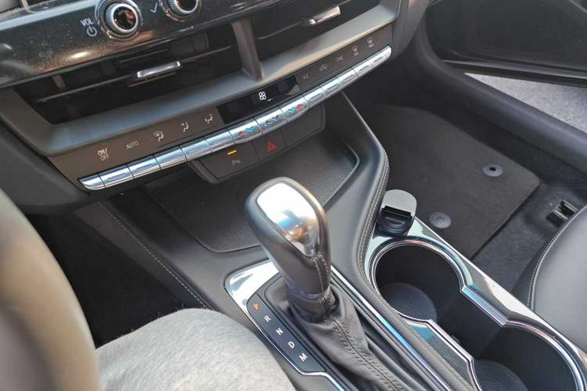 Used Cadillac CT4 2022 28T Fashion Edition Gear Lever