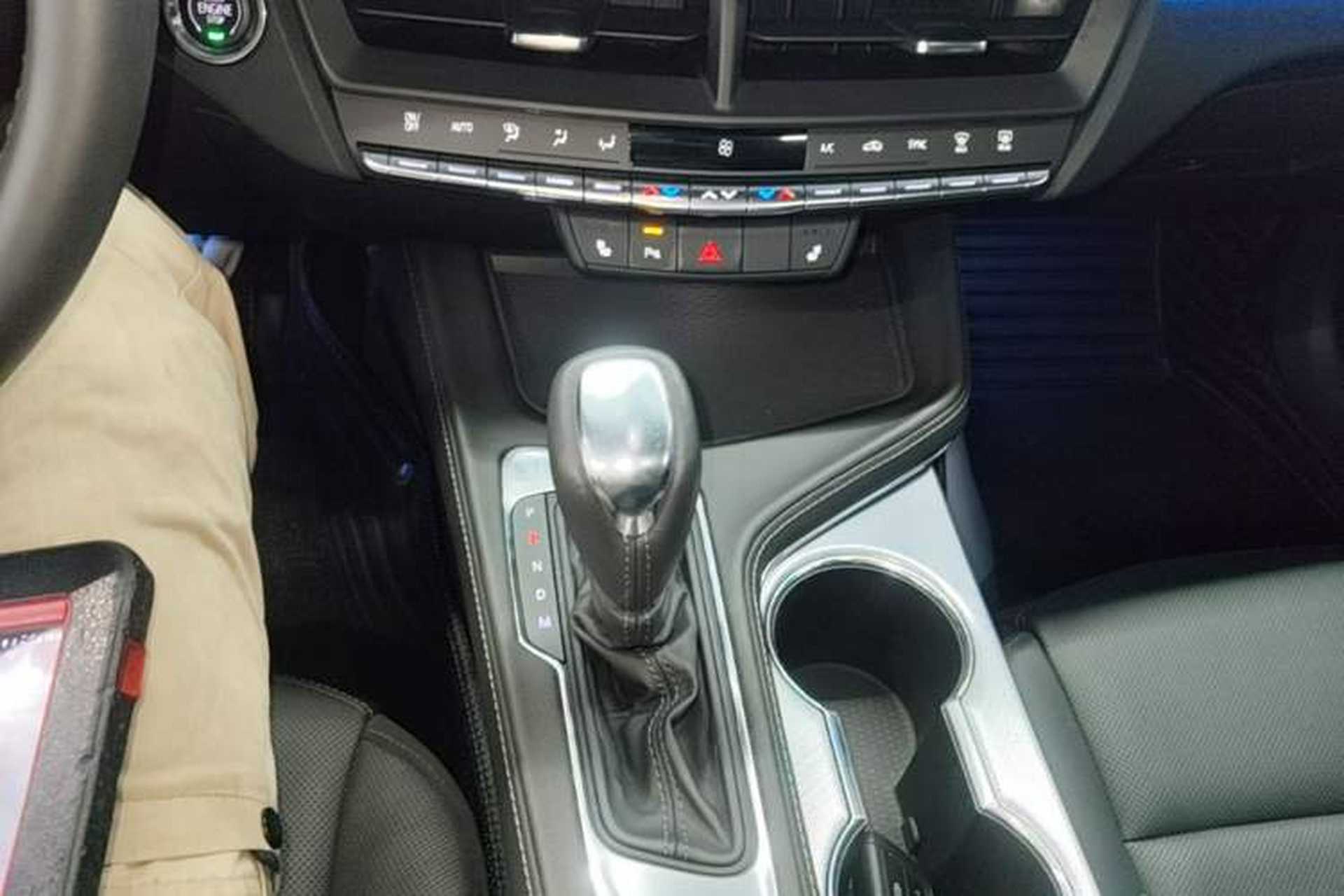 Used Cadillac CT4 2022 28T Luxury Edition Gear Lever