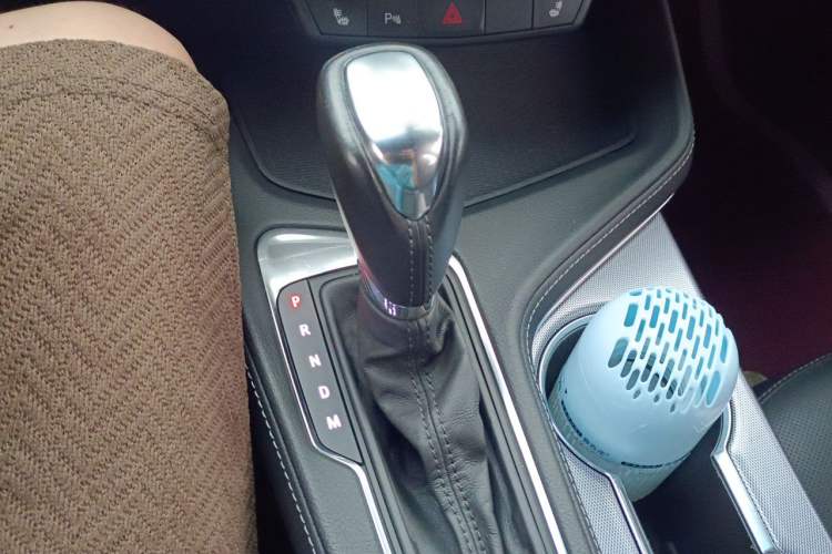 Used Cadillac CT4 2022 28T Luxury Edition Gear Lever