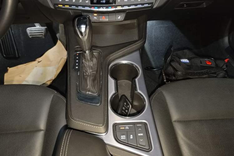 Used Cadillac CT4 2022 28T Luxury Edition Gear Lever