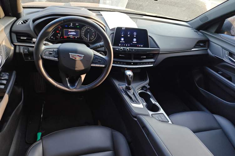 Used Cadillac CT4 2022 28T Fashion Edition Interior 2
