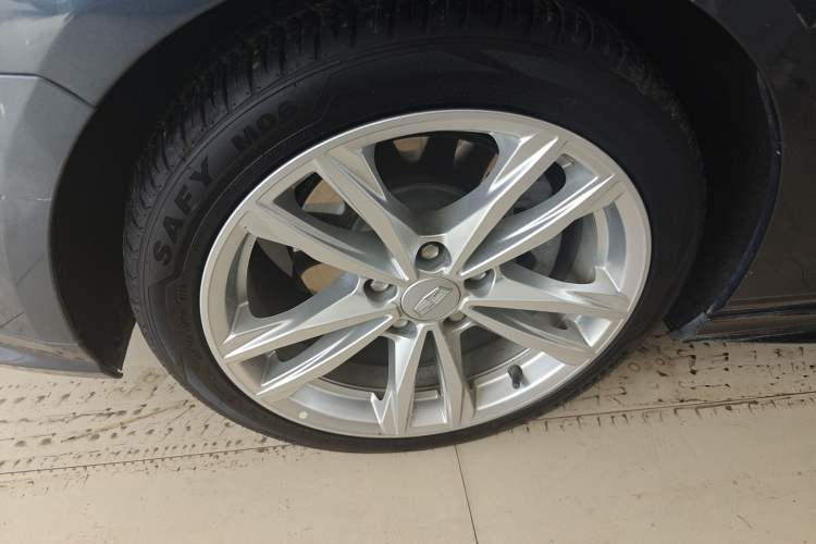 Used Cadillac CT4 2022 28T Fashion Edition Left Front Wheel Hub