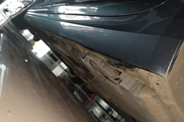 Used Cadillac CT4 2022 28T Luxury Edition Left Side Sill