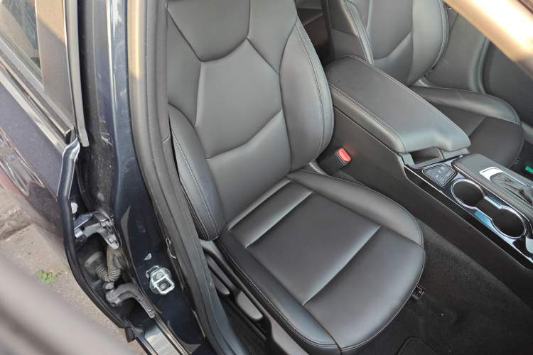 Used Cadillac CT4 2022 28T Fashion Edition Right Front Seat
