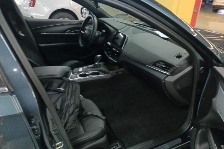 Used Cadillac CT4 2022 28T Luxury Edition Right Front Seat