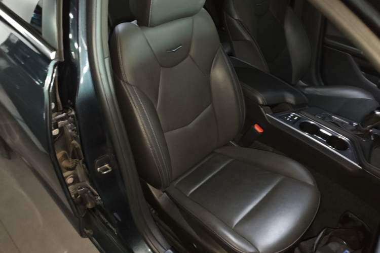 Used Cadillac CT4 2022 28T Luxury Edition Right Front Seat