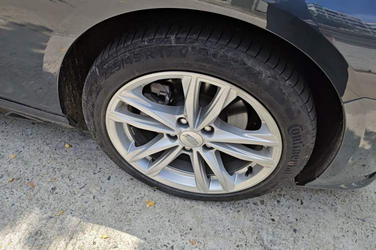 Used Cadillac CT4 2022 28T Fashion Edition Right Front Wheel Hub