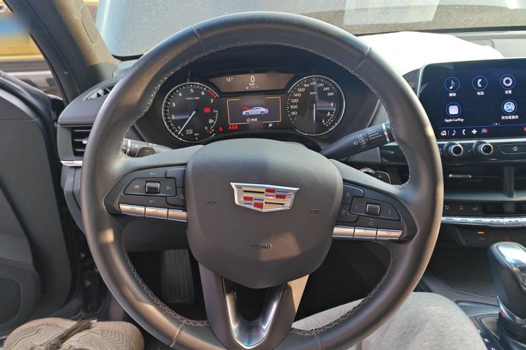 Used Cadillac CT4 2022 28T Fashion Edition Steering Wheel