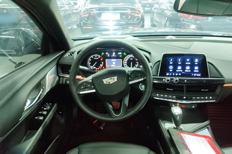 Used Cadillac CT4 2022 28T Luxury Edition Steering Wheel