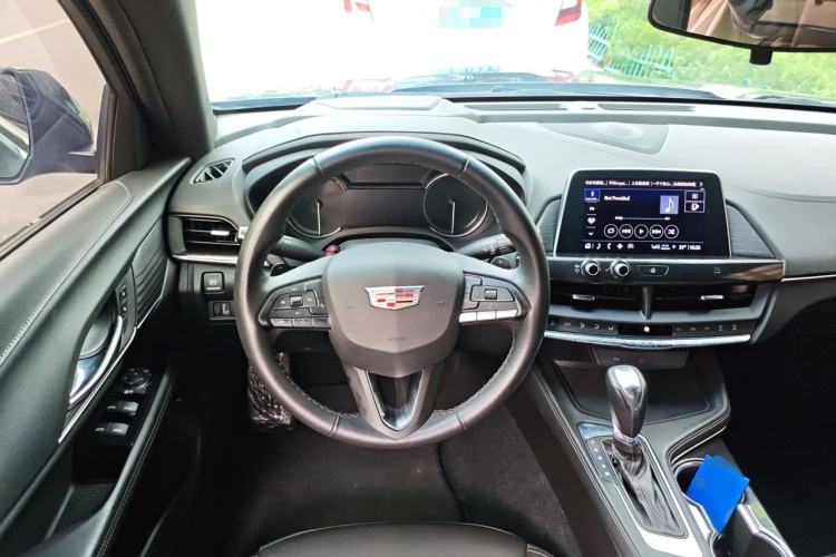 Used Cadillac CT4 2022 28T Fashion Edition Steering Wheel