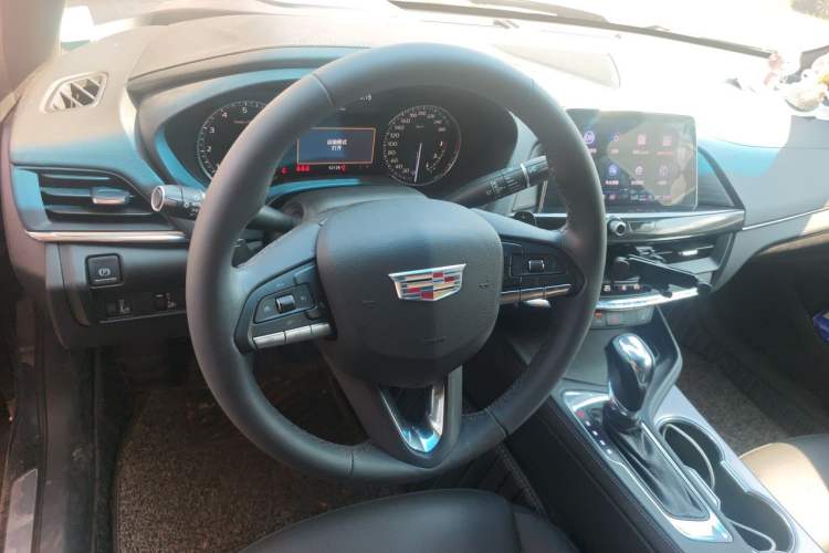 Used Cadillac CT4 2022 28T Luxury Edition Steering Wheel