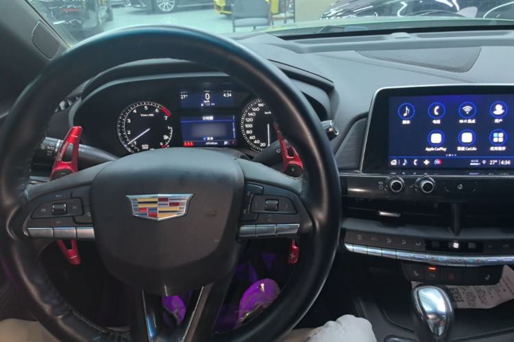 Used Cadillac CT4 2022 28T Luxury Edition Center Console