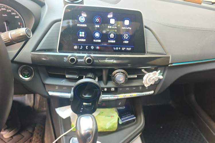 Used Cadillac CT4 2022 28T Luxury Edition Audio And AC Panel
