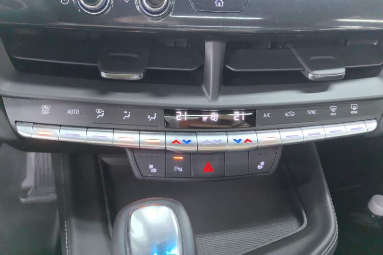Used Cadillac CT4 2022 28T Luxury Edition Audio And AC Panel