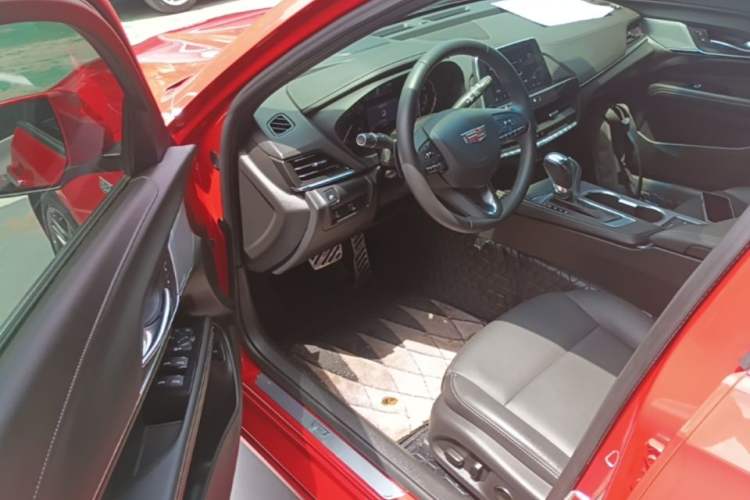Used Cadillac CT4 2022 28T Luxury Edition Driver Seat