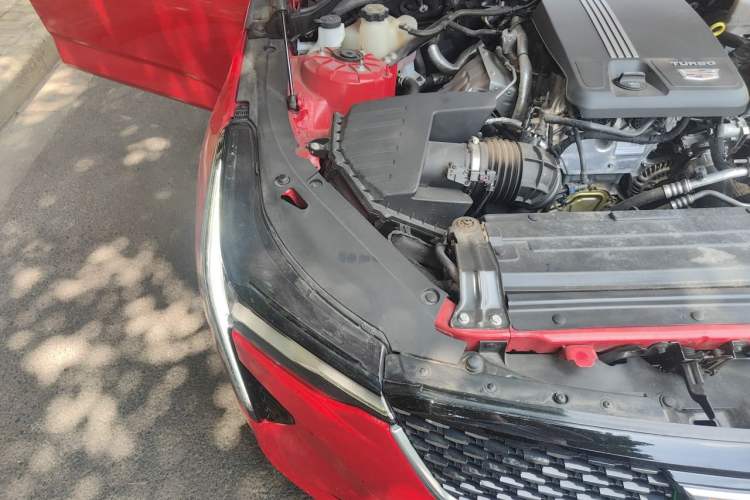 Used Cadillac CT4 2022 28T Luxury Edition Engine Bay Right