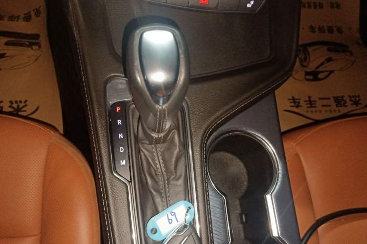 Used Cadillac CT4 2022 28T Luxury Edition Gear Lever