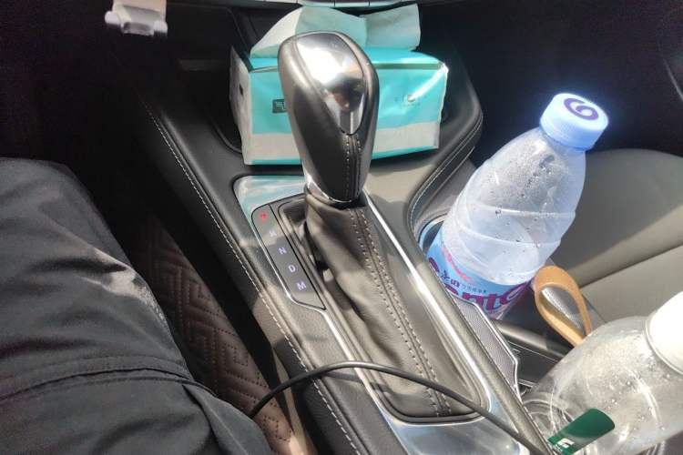Used Cadillac CT4 2022 28T Luxury Edition Gear Lever