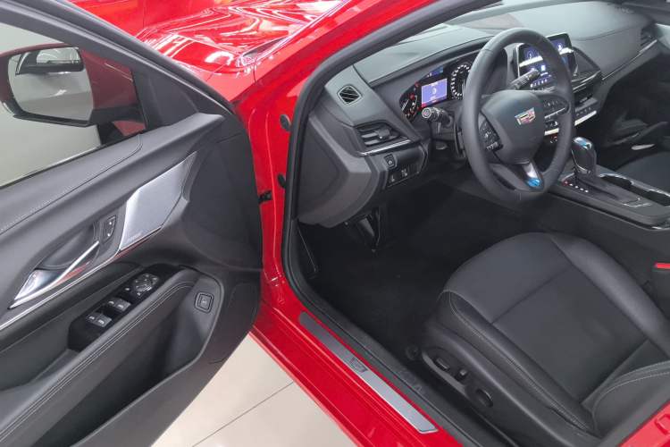 Used Cadillac CT4 2022 28T Luxury Edition Interior 3