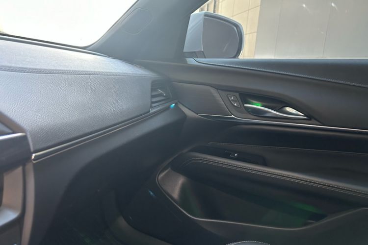 Used Cadillac CT4 2022 28T Fashion Edition Interior 9