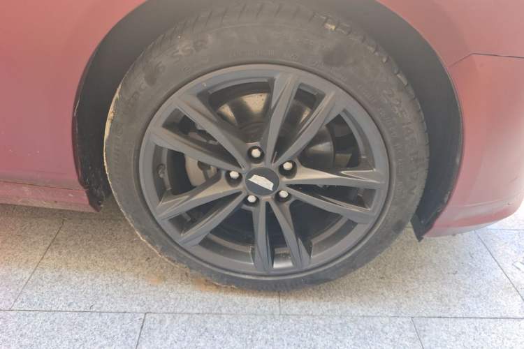 Used Cadillac CT4 2022 28T Luxury Edition Right Front Wheel Hub