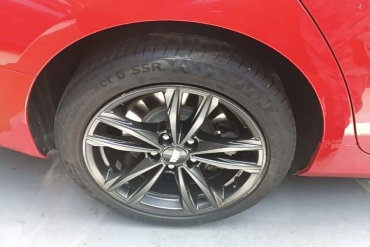 Used Cadillac CT4 2022 28T Luxury Edition Right Rear Wheel Hub