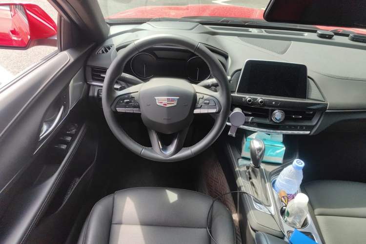 Used Cadillac CT4 2022 28T Luxury Edition Steering Wheel