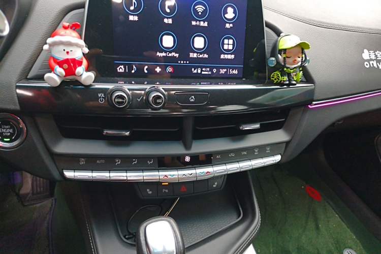 Used Cadillac CT4 2022 28T Luxury Edition Audio And AC Panel