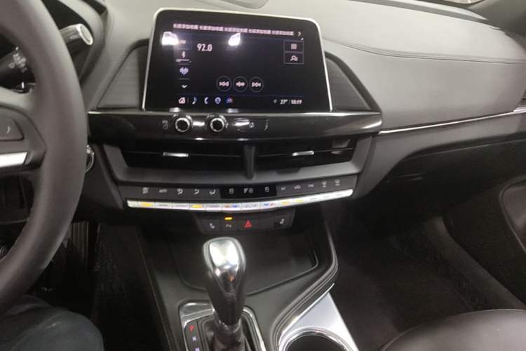 Used Cadillac CT4 2022 28T Luxury Edition Audio And AC Panel