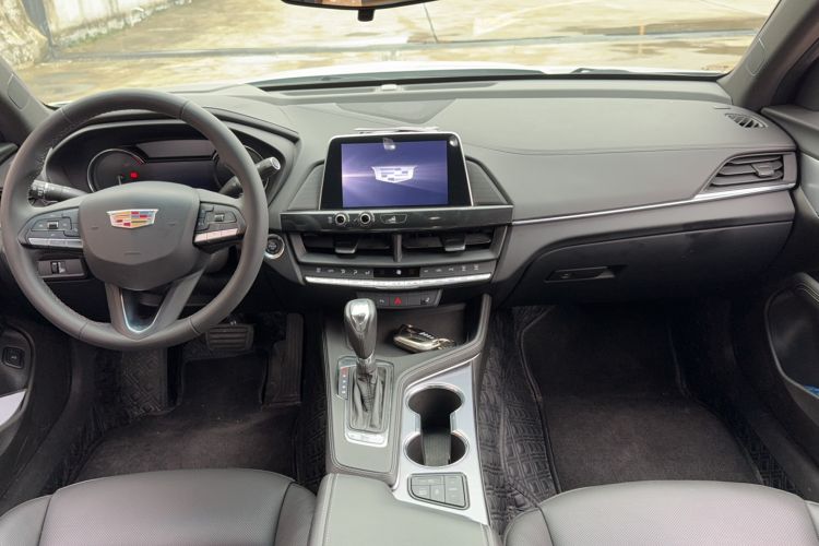 Used Cadillac CT4 2022 28T Luxury Edition Center Console