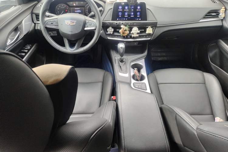 Used Cadillac CT4 2022 28T Luxury Edition Center Console