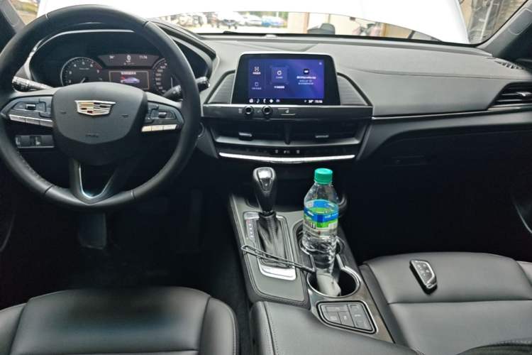 Used Cadillac CT4 2022 28T Fashion Edition Center Console