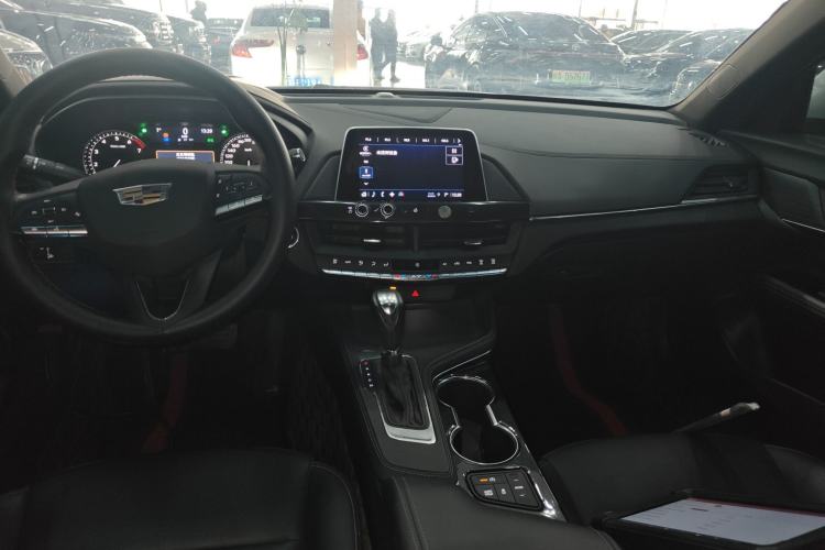 Used Cadillac CT4 2022 28T Fashion Edition Center Console
