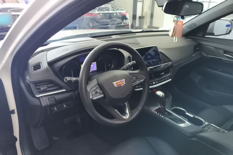 Used Cadillac CT4 2022 28T Fashion Edition Center Console