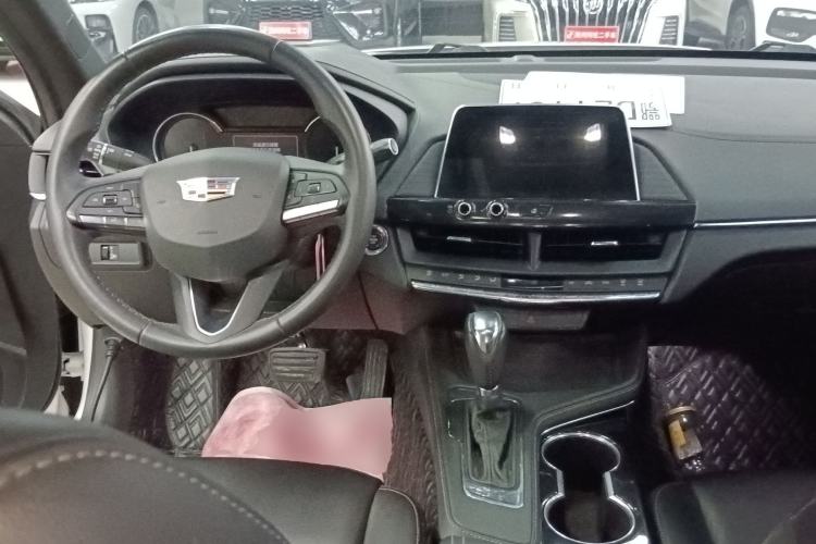 Used Cadillac CT4 2022 28T Fashion Edition Center Console