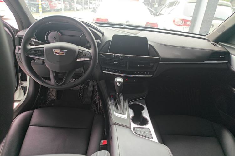 Used Cadillac CT4 2022 28T Luxury Edition Center Console