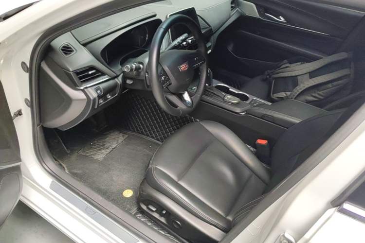 Used Cadillac CT4 2022 28T Luxury Edition Driver Seat