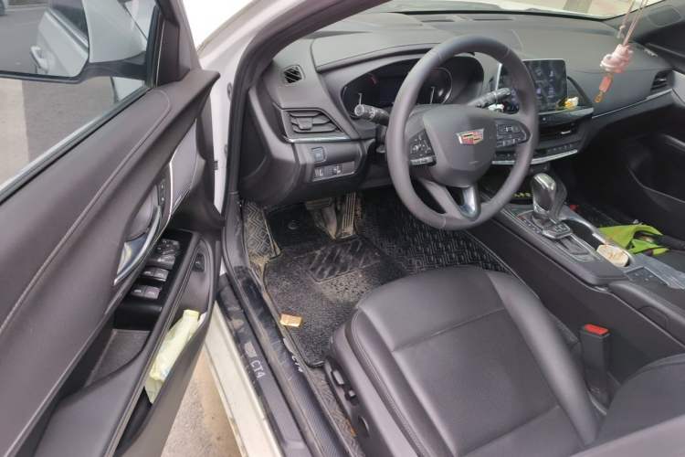 Used Cadillac CT4 2022 28T Luxury Edition Driver Seat