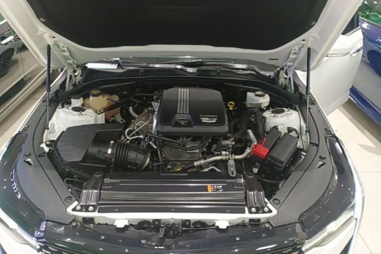 Used Cadillac CT4 2022 28T Luxury Edition Engine Bay