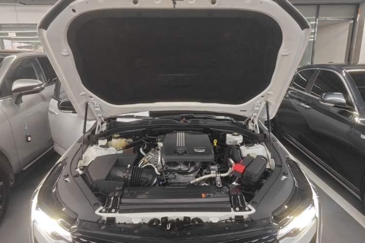 Used Cadillac CT4 2022 28T Luxury Edition Engine Bay