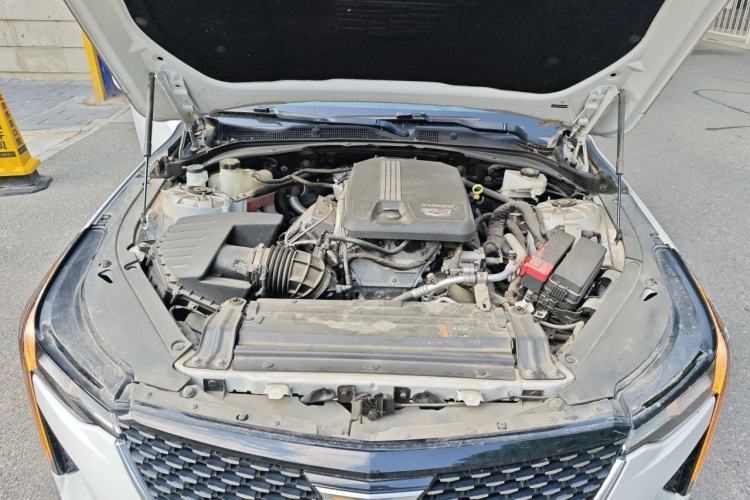 Used Cadillac CT4 2022 28T Luxury Edition Engine Bay