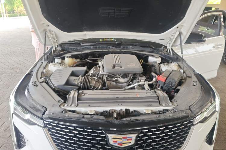 Used Cadillac CT4 2022 28T Luxury Edition Engine Bay