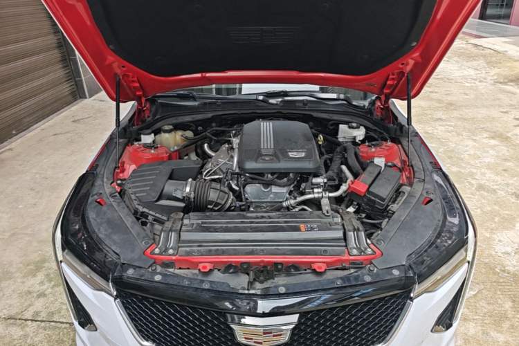 Used Cadillac CT4 2022 28T Fashion Edition Engine Bay