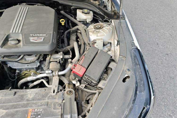 Used Cadillac CT4 2022 28T Luxury Edition Engine Bay Left