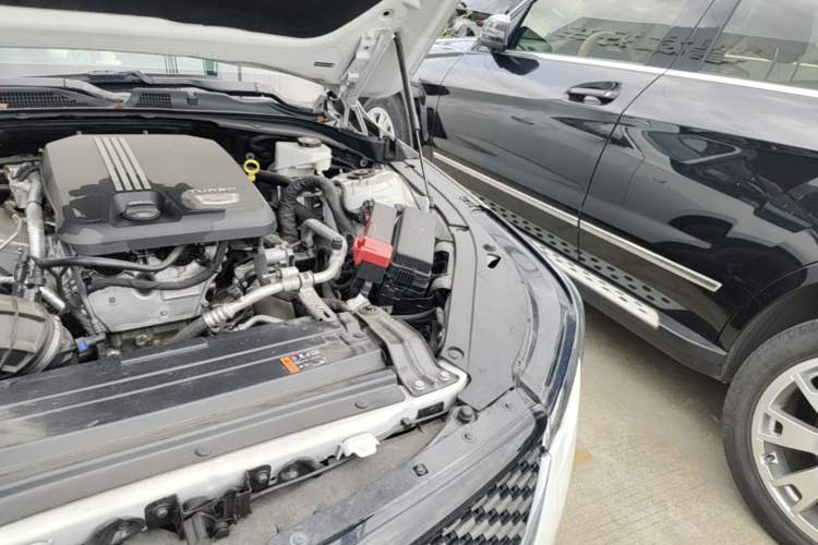Used Cadillac CT4 2022 28T Luxury Edition Engine Bay Left