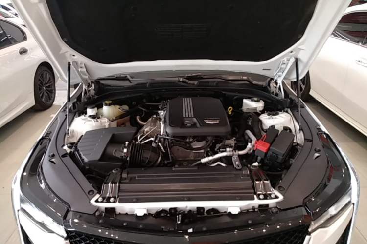 Used Cadillac CT4 2022 28T Fashion Edition Engine Bay