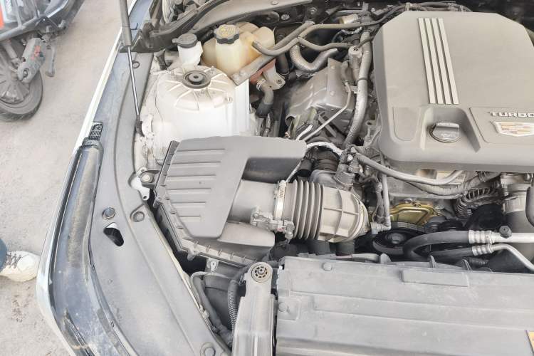 Used Cadillac CT4 2022 28T Luxury Edition Engine Bay Right