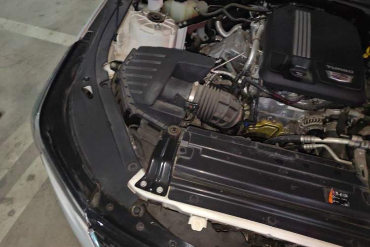 Used Cadillac CT4 2022 28T Luxury Edition Engine Bay Right